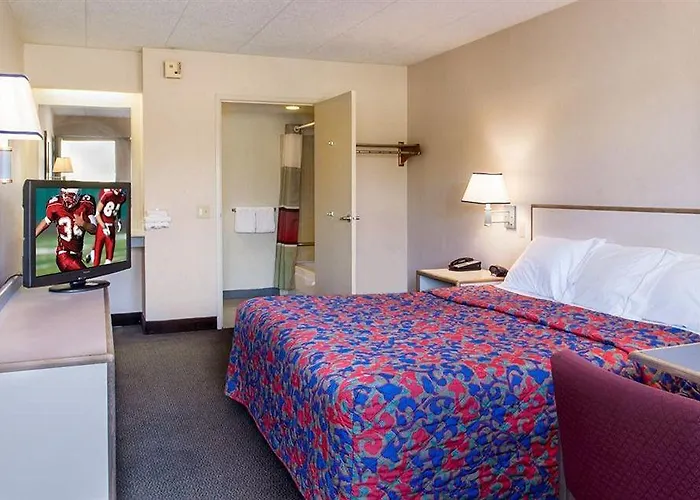 Travelodge By Wyndham Motel