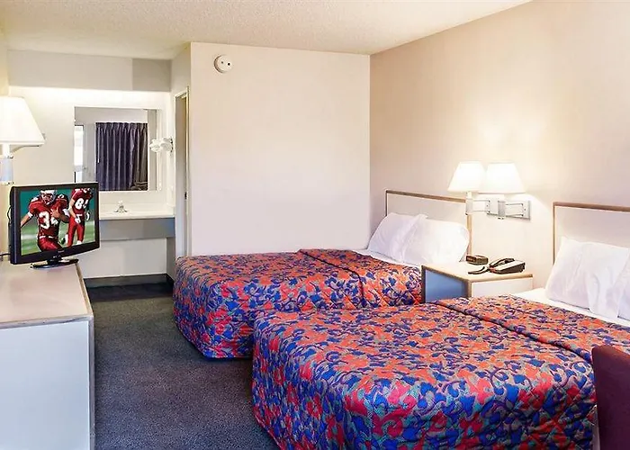 Motel Travelodge By Wyndham 2*