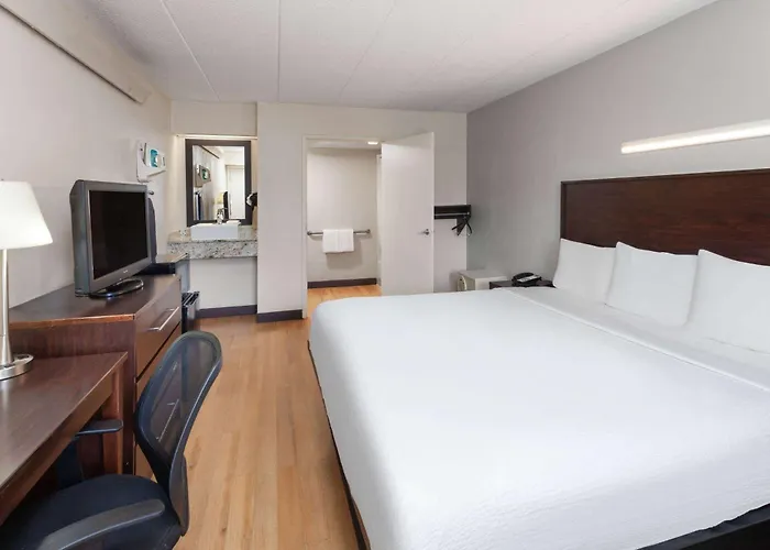 Travelodge By Wyndham Motel