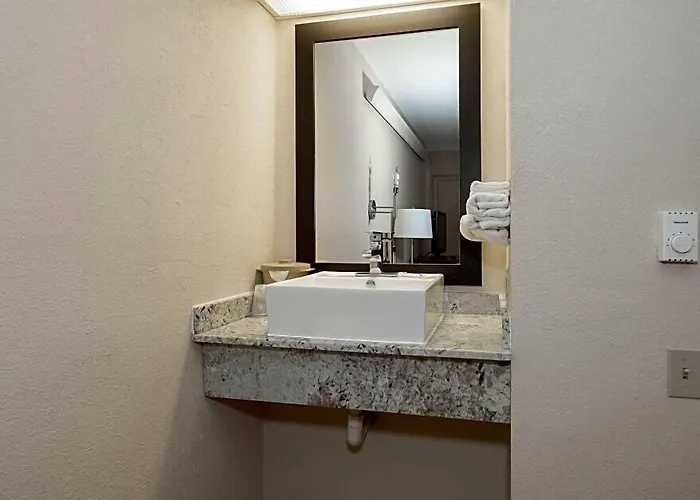 Travelodge By Wyndham Motel 2*