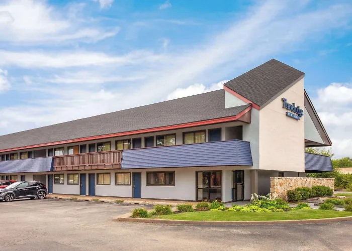 Travelodge By Wyndham Peoria