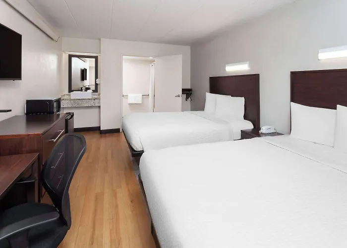 Travelodge By Wyndham Motel Peoria