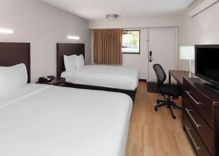 Motel Travelodge By Wyndham 2*