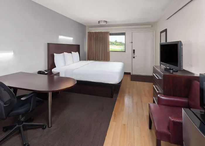 Travelodge By Wyndham Motel